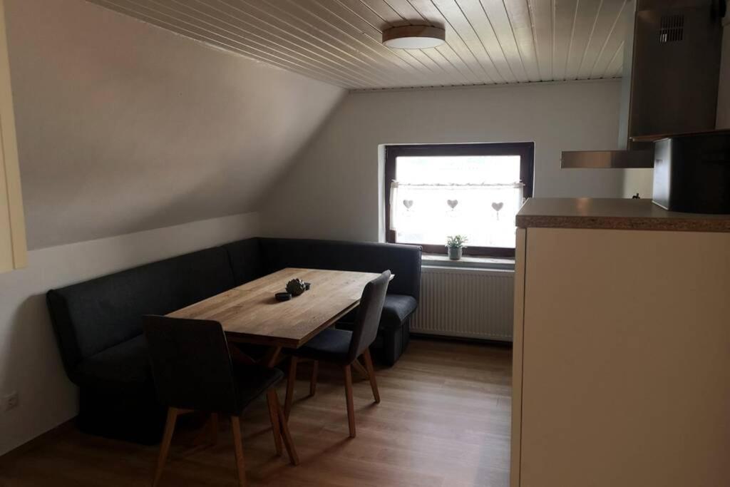 Ruhig Gelegene, Top Moderne Ferienwohnung - Hot Tub Und Sauna Gegen Aufpreis Neuhaus an Der Eger Kültér fotó