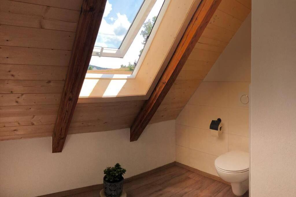 Ruhig Gelegene, Top Moderne Ferienwohnung - Hot Tub Und Sauna Gegen Aufpreis Neuhaus an Der Eger Kültér fotó
